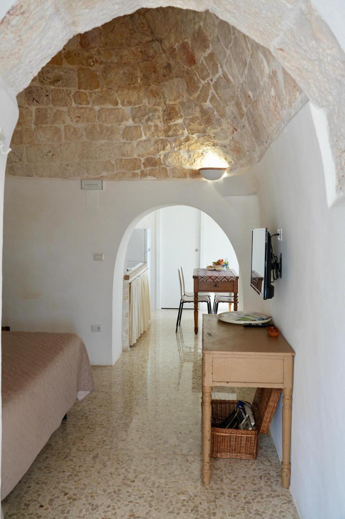 Trullo Canopo Ceglie Messapica Exterior photo